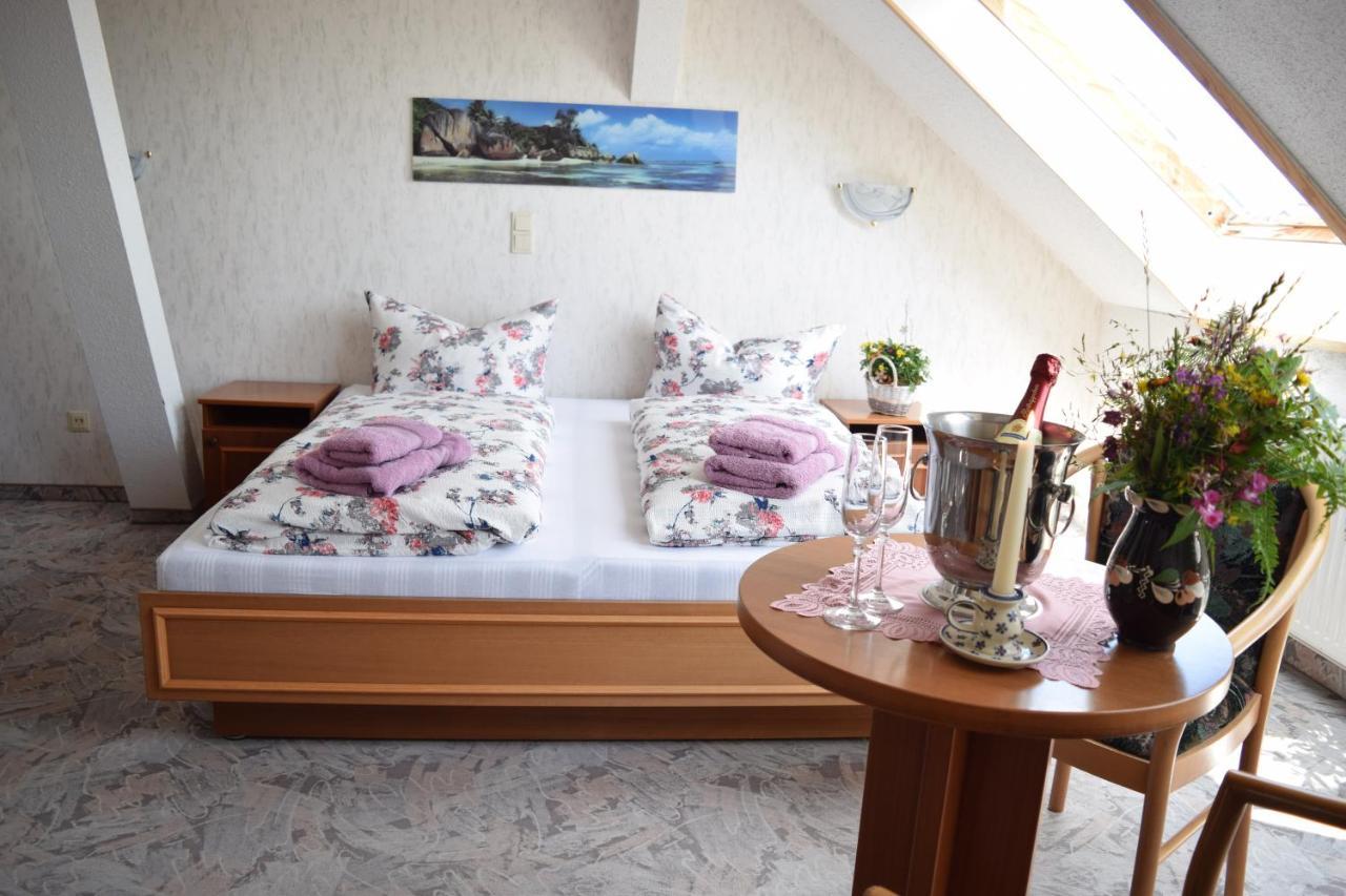 Hotel Carola Schönheide Buitenkant foto